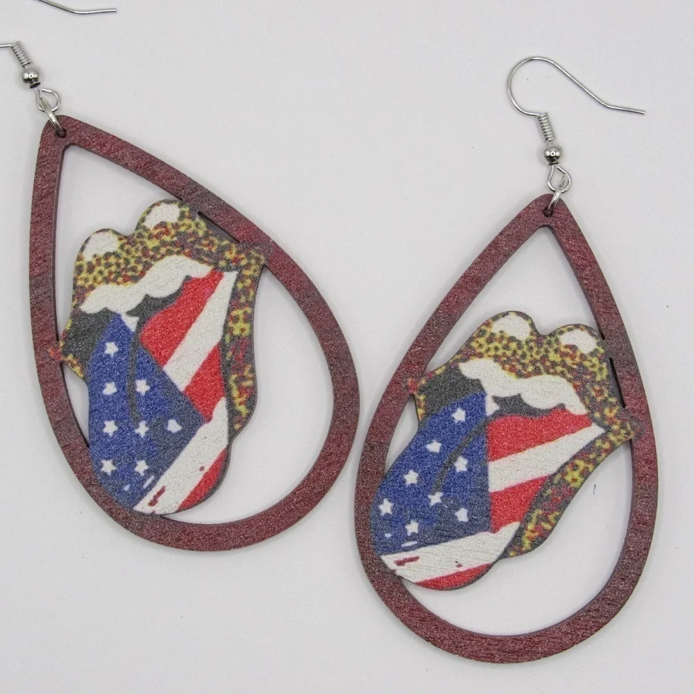 Summer Patriotic Leopard Print USA Wooden Dangle Earrings - Picture 4 of 5